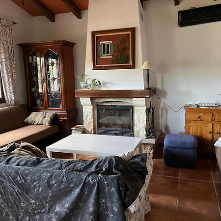 Farmhouse Surrounded By Centenary Olive Trees Olías Extérieur photo