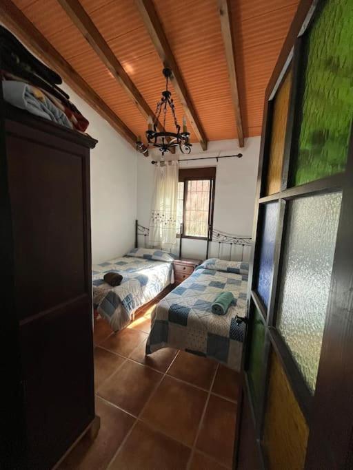 Farmhouse Surrounded By Centenary Olive Trees Olías Extérieur photo