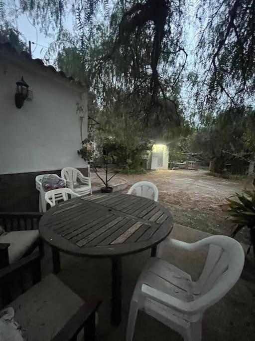 Farmhouse Surrounded By Centenary Olive Trees Olías Extérieur photo